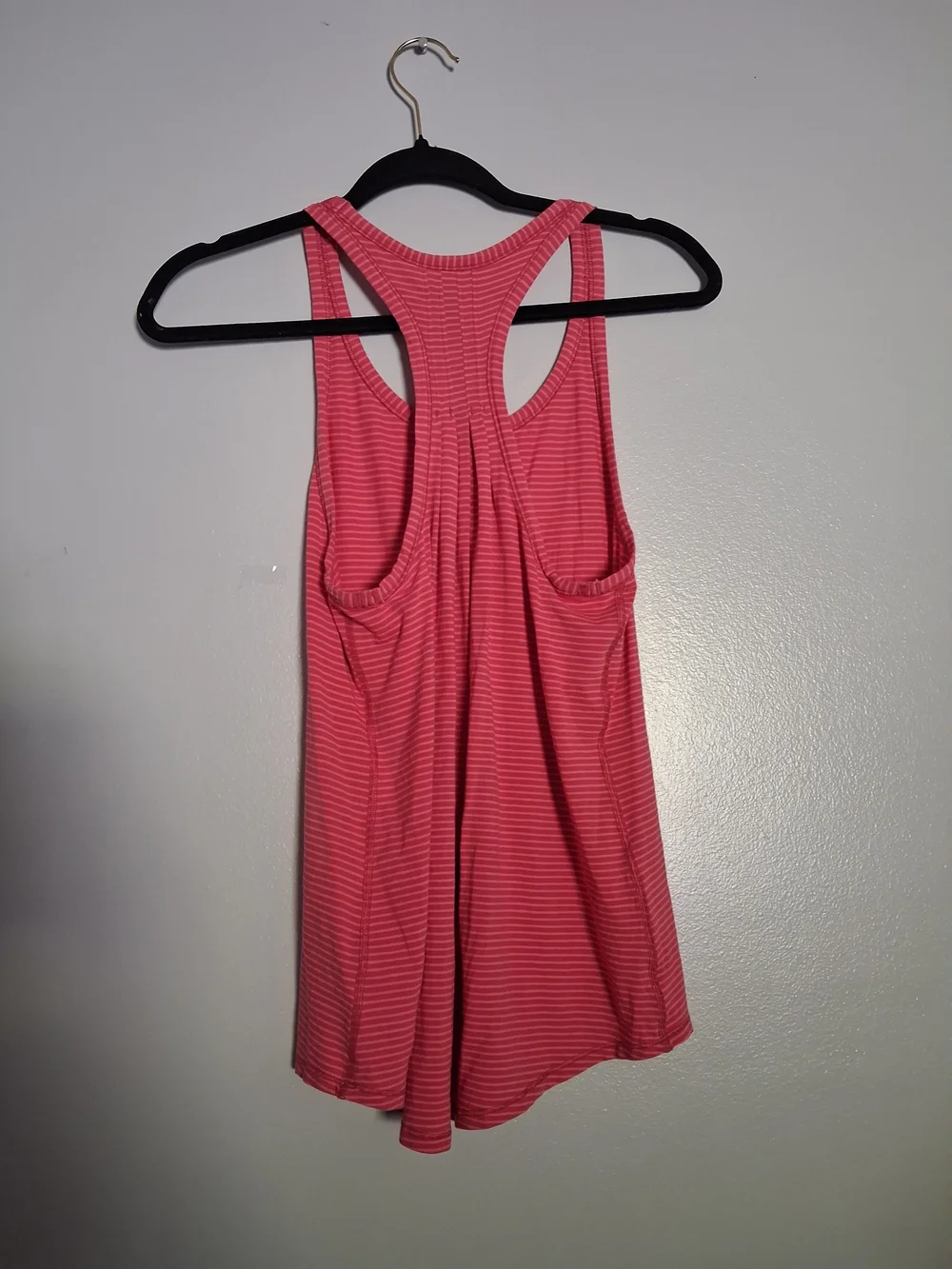 Lululemon Yogi Everyday Tank/Hyper Stripe Fireside Red Flash Light
